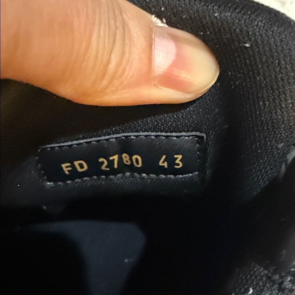 Louis Vuitton Black Leather Sneakers with White Laces - Picture 4 of 14